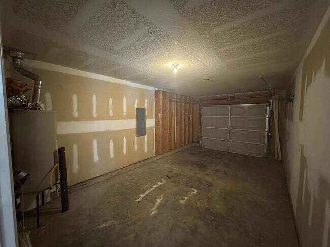 Building Photo - Statesville - 3 Bed / 2.5 Bath + Garage