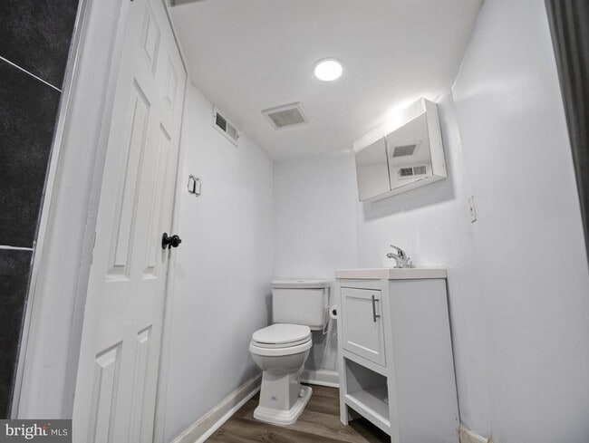 Building Photo - 6008 Addison Rd