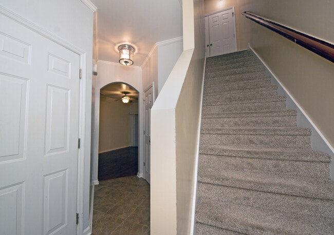 Building Photo - 219 Caldwell Loop