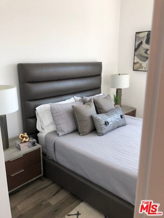 Building Photo - 3946 S Budlong Ave