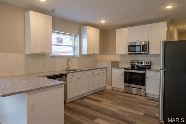 Building Photo - Sterling Pl
