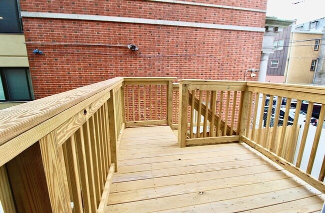 Building Photo - 1642 Cambridge St