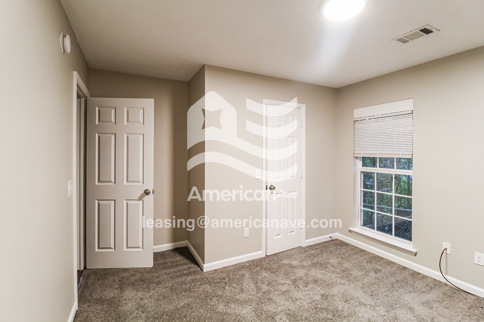 Building Photo - 751 Parkhill Dr