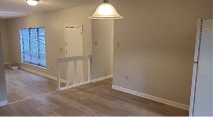 Building Photo - 146 Summerview Dr