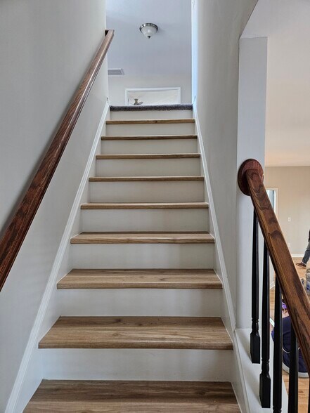 Stairs to 2nd floor - 919 Middle Ground Ave