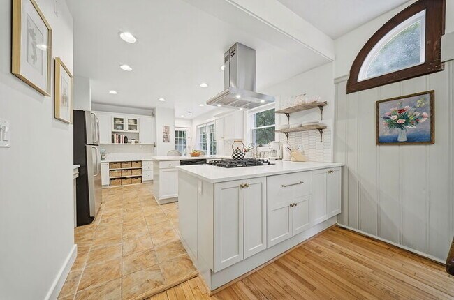 Building Photo - 2115 Claremont Ave