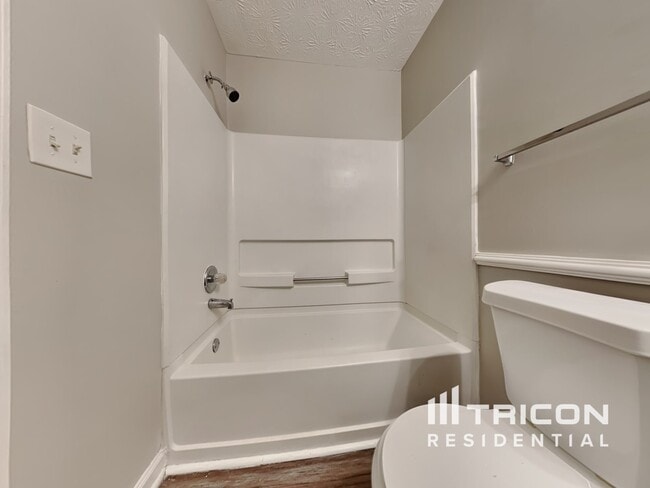 Building Photo - 2921 Eastland Way