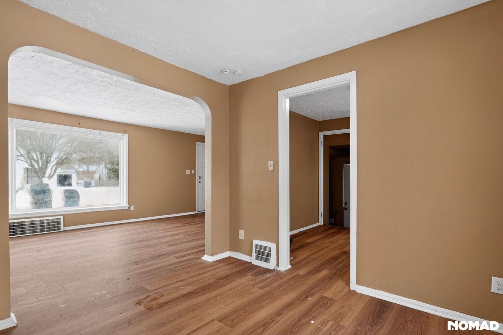 Building Photo - 3894 E 144th St