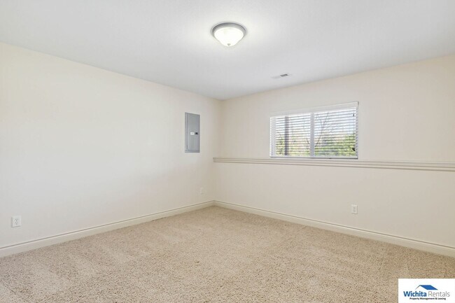 Building Photo - 11602-11604 Summerfield