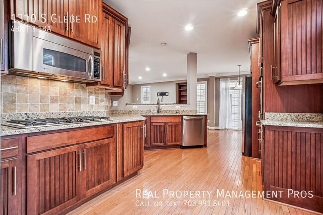 Building Photo - 1310 S Glebe Rd