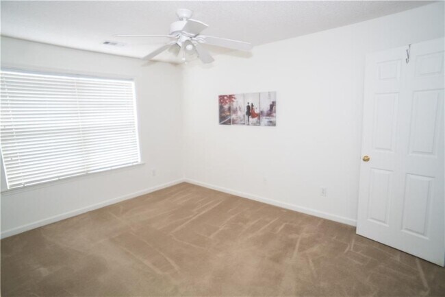 Building Photo - 9155 Nesbit Ferry Rd
