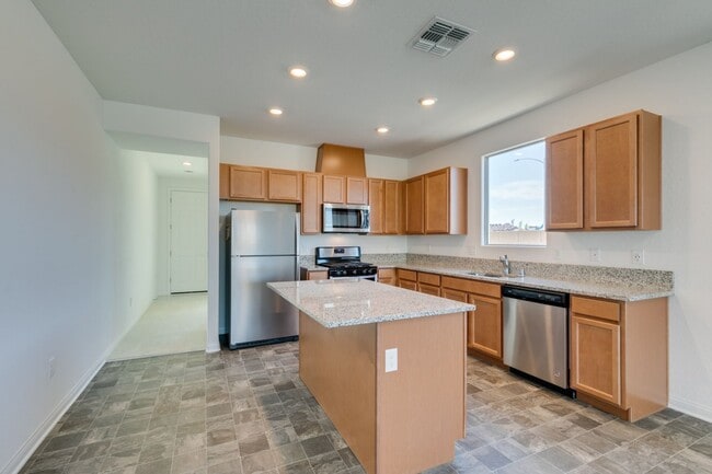 Building Photo - GORGEOUS SINGLE STORY WITH MANY UPGRADES*3 BEDROOMS*DEN!