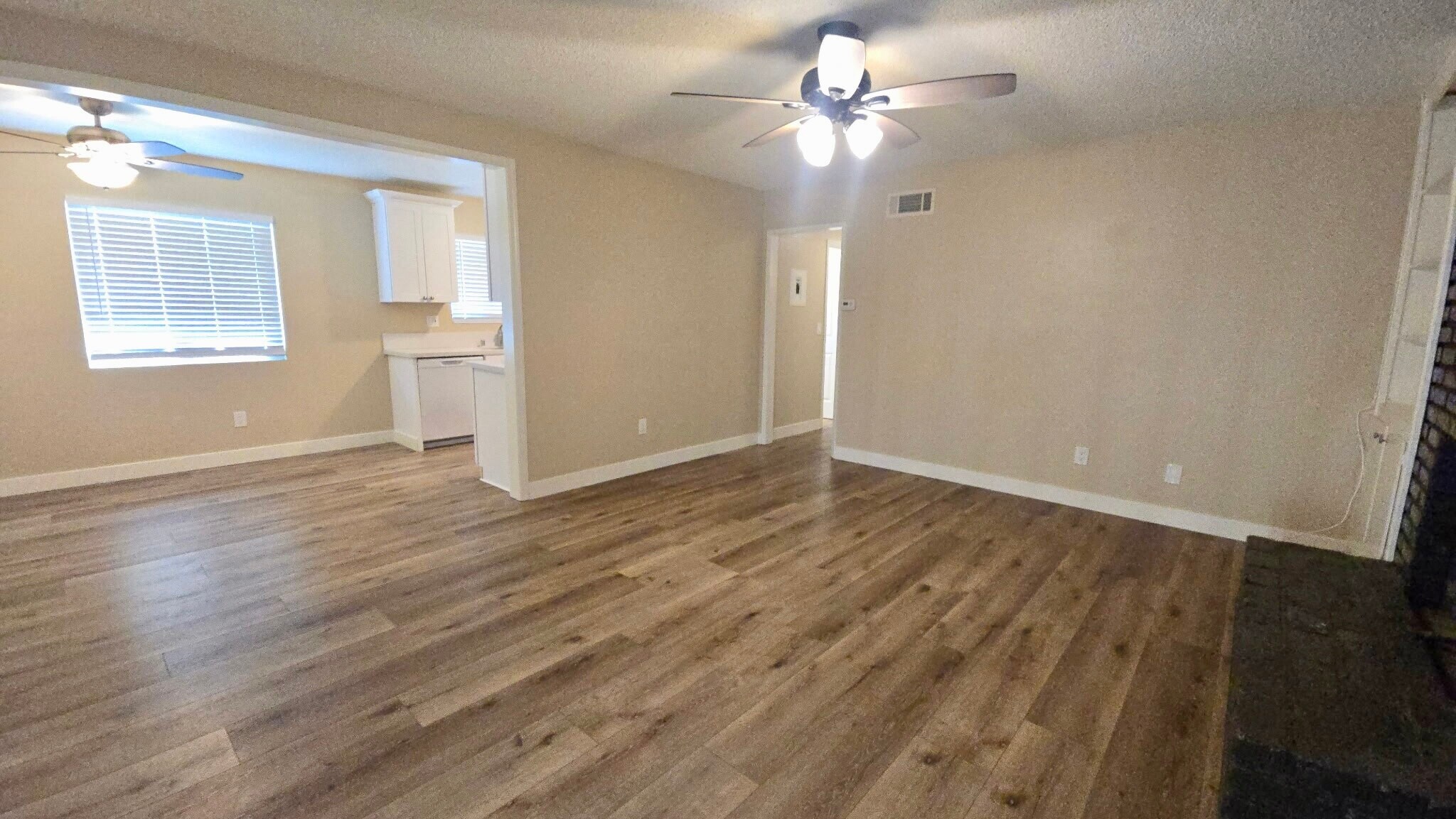 Building Photo - 555 E Lemon Ave