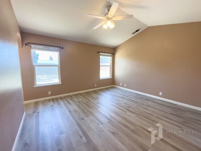 Building Photo - 3 Bedroom, 2 Bath Chico Home!