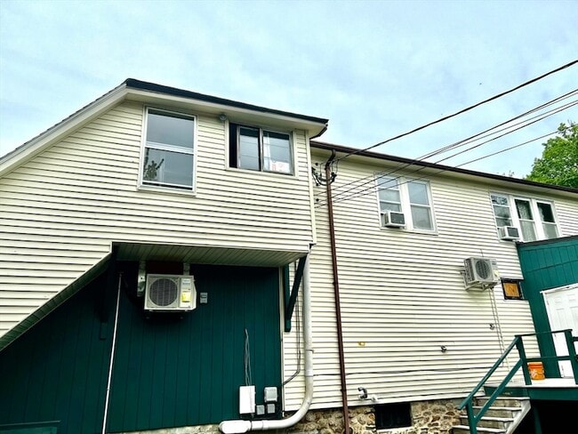 Building Photo - 29 Brookfield Rd