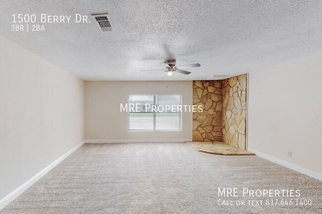 Building Photo - 1500 Berry Dr