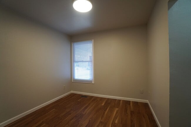 Building Photo - 3070 Mirage Dr