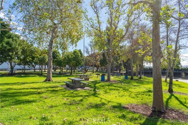 Building Photo - 1443 E Gladwick St