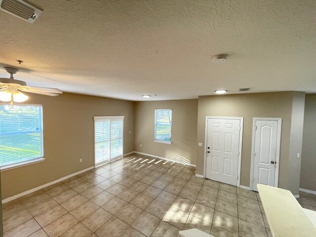 Building Photo - 2216 Betsy Ross Ln