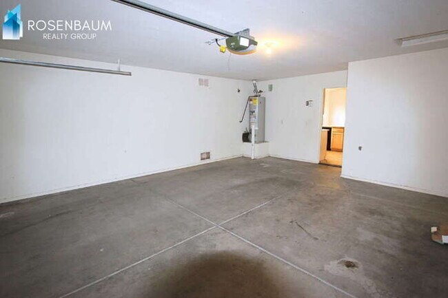 Building Photo - Charming 3-beds, 2-baths home in Wigwam Creek of Litchfield Park!
