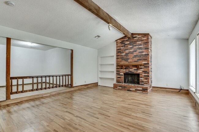 Building Photo - 7312/7314 Kings Manor Court