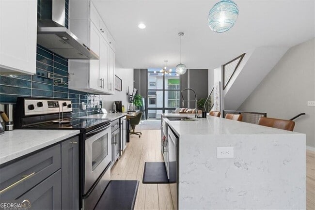 Building Photo - 1250 Breuer Mews NW