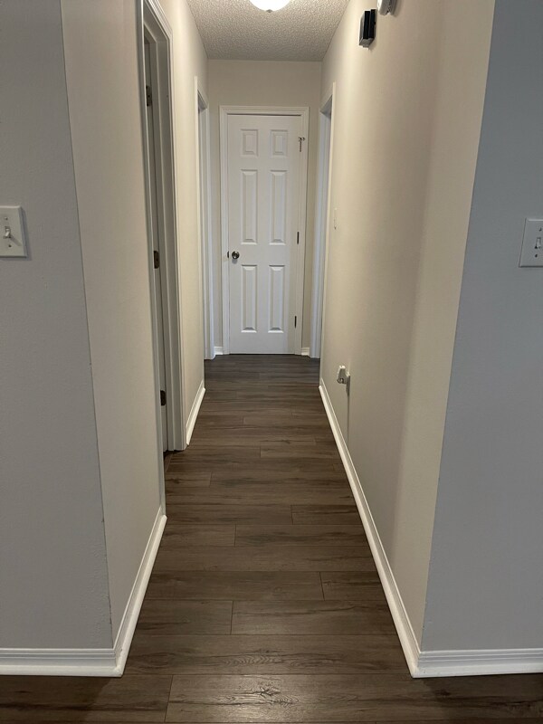 Building Photo - 9408 Octavia Ln