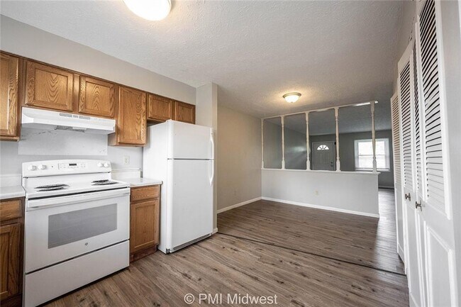 Building Photo - 207 W Green Meadows Dr