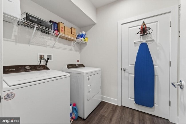 Building Photo - 102 St Ives Pl