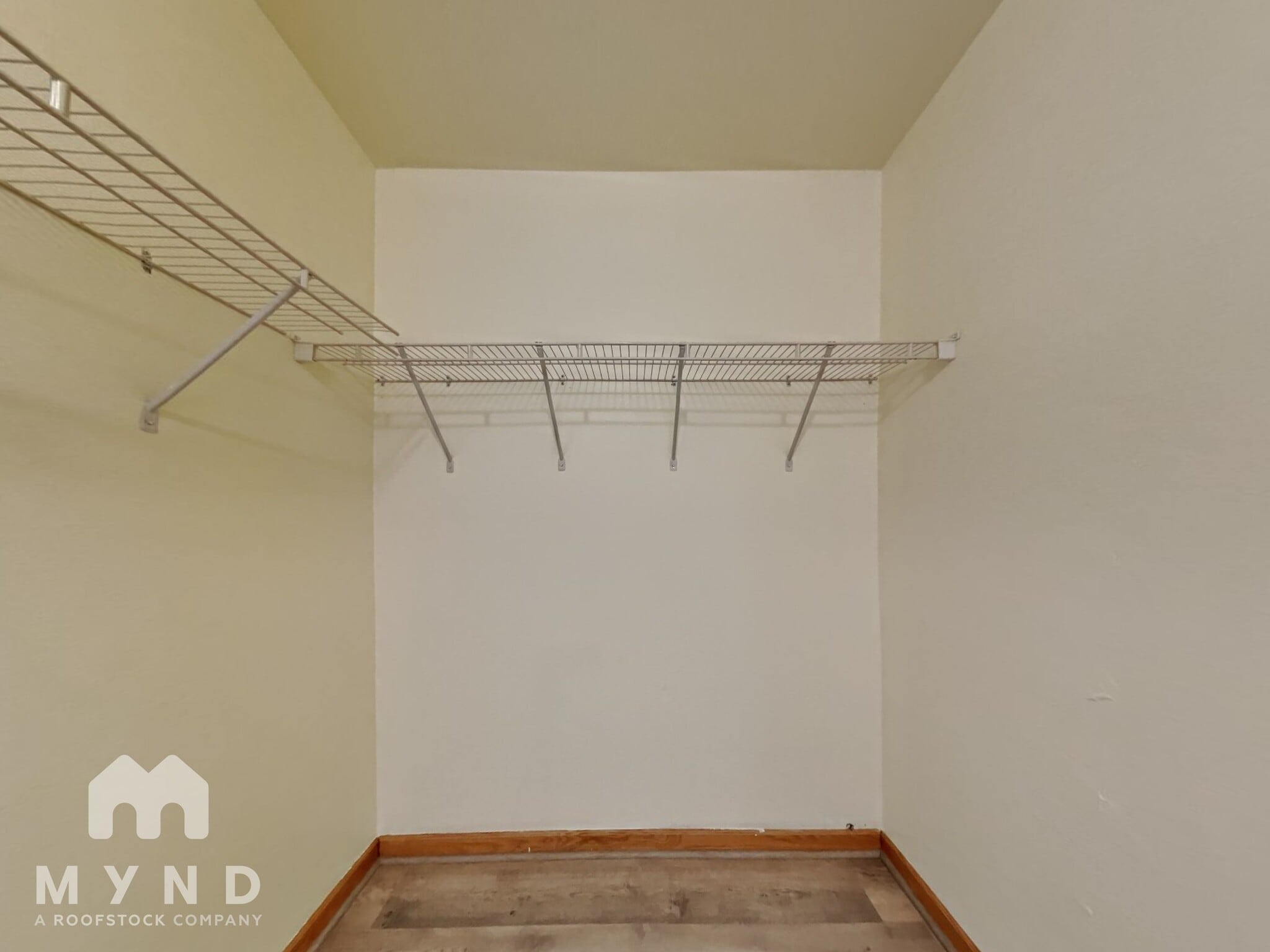 Building Photo - 602 Carriage Dr