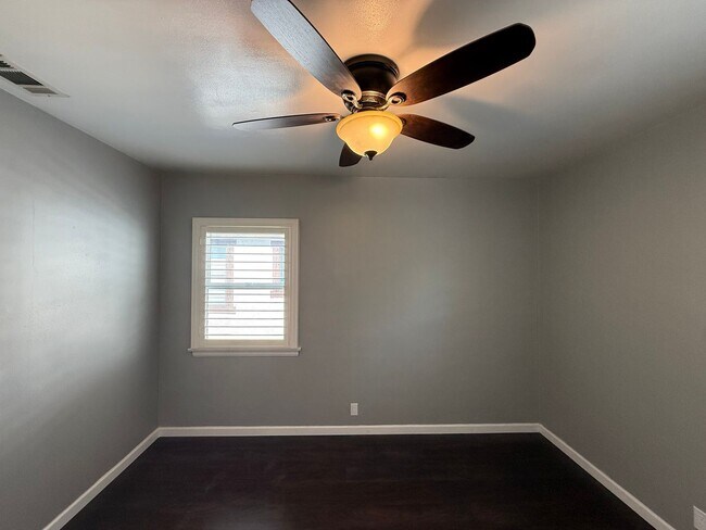 Building Photo - 5958 Pearce Ave