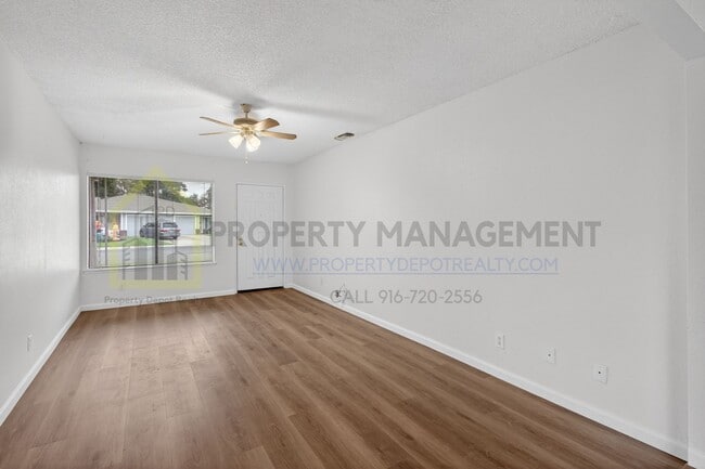 Building Photo - 8973 El Mirador Dr