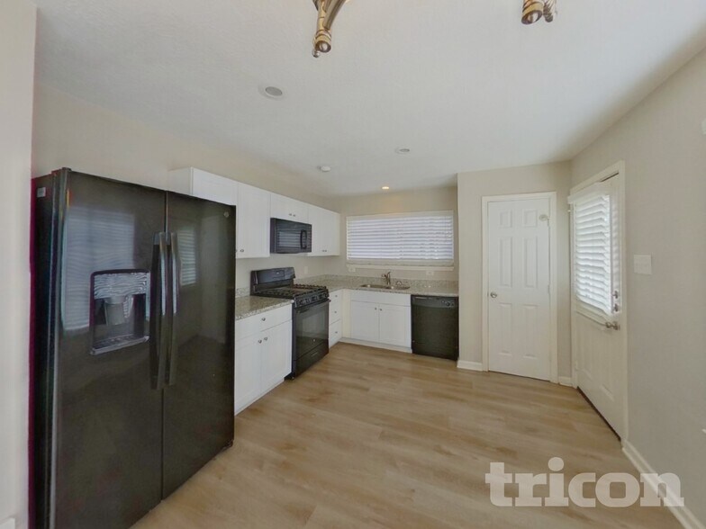 Building Photo - 22042 Soft Pines Ct