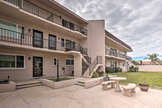 Building Photo - 4454 S Atlantic Ave