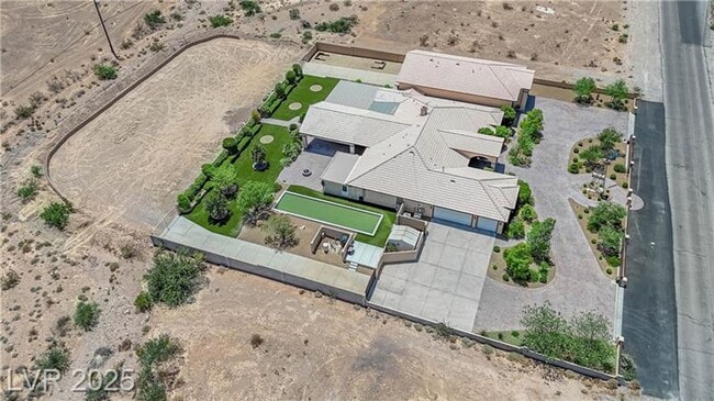 Building Photo - 1.2 Acres with Indoor & Outdoor RV Parking!!!!