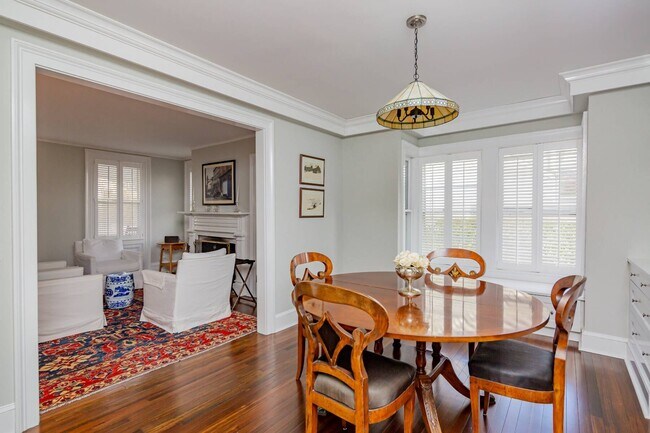 Building Photo - 19 Concord St