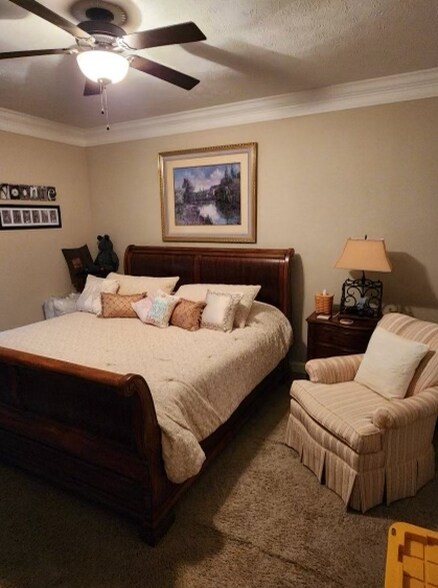 Building Photo - 516 Persimmon Ln