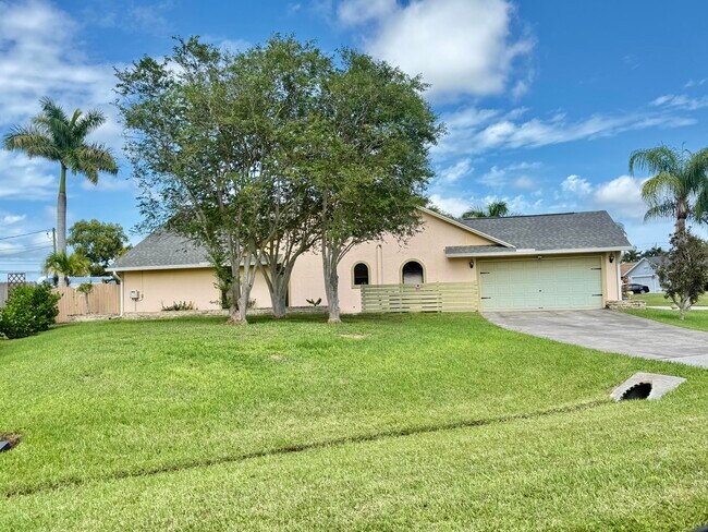 Building Photo - 2847 SE Pace Dr