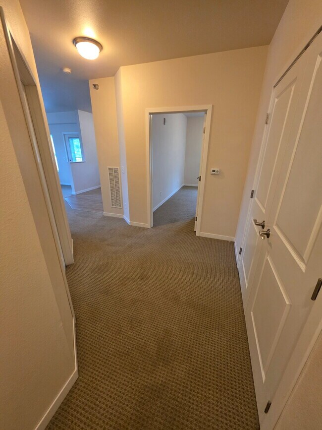 Building Photo - 2 Bedroom | 1 Bathroom 3rd Floor Apartment...