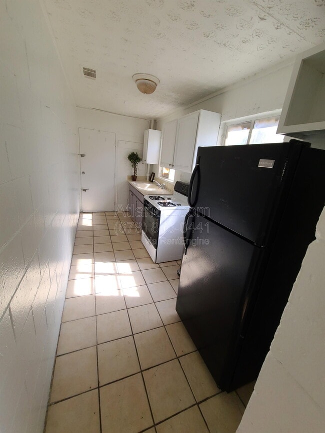 Building Photo - 1178 Garibaldi St SW