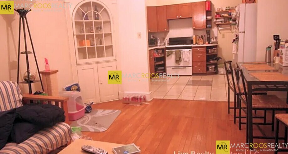 Building Photo - 1087 Beacon St