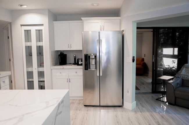 Building Photo - 5700 Coach House Cir