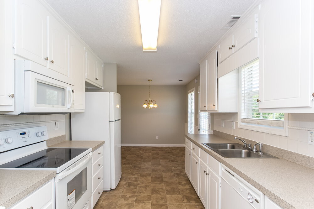 Building Photo - 1136 Larkspur Dr