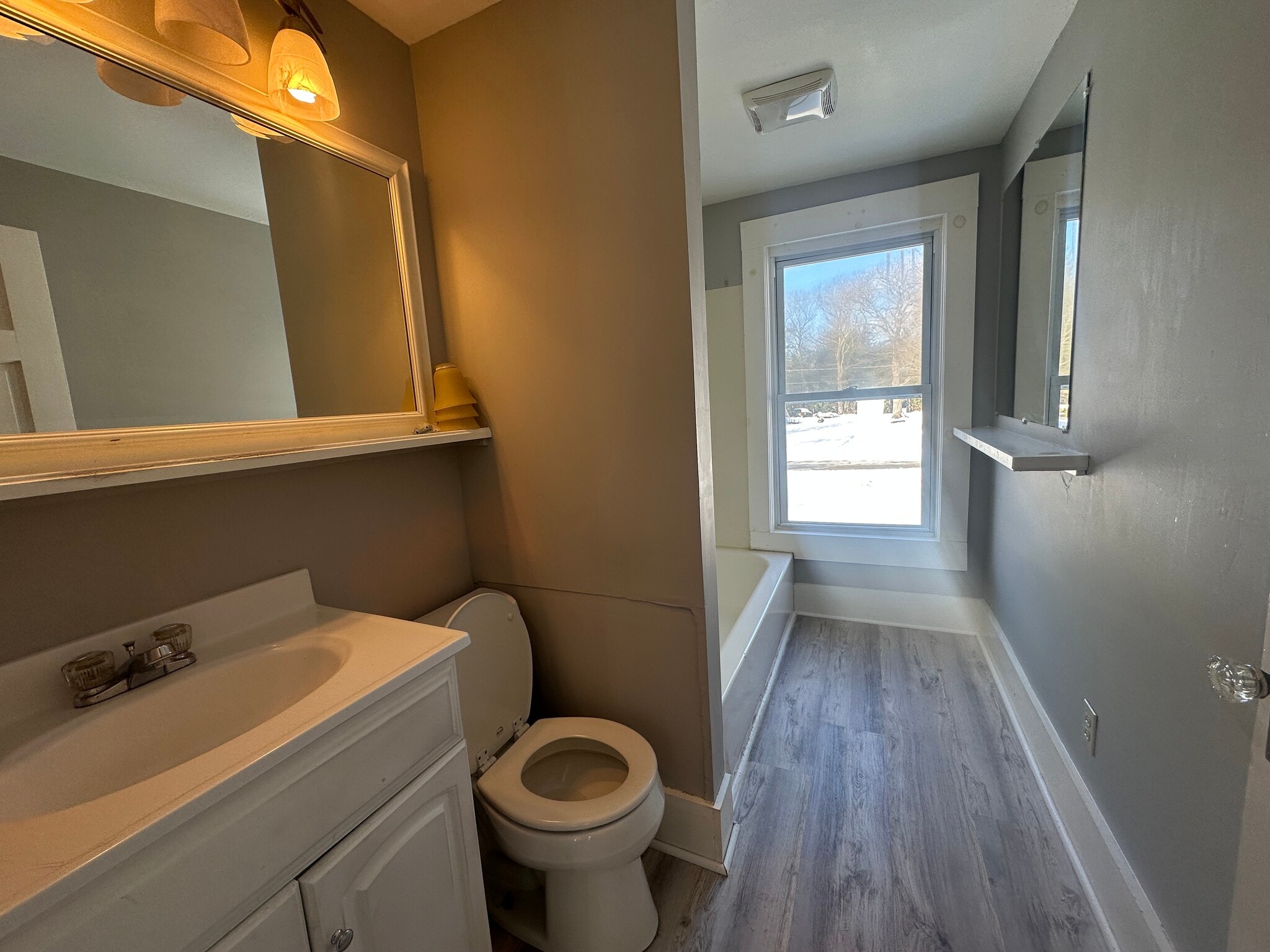 Building Photo - 179 Maple Ave