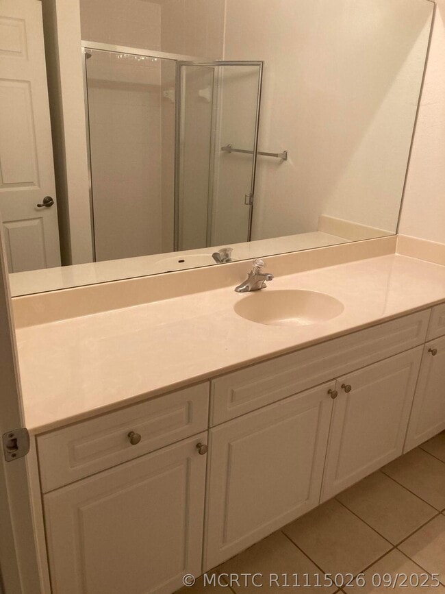 Building Photo - 3018 Alcazar Pl