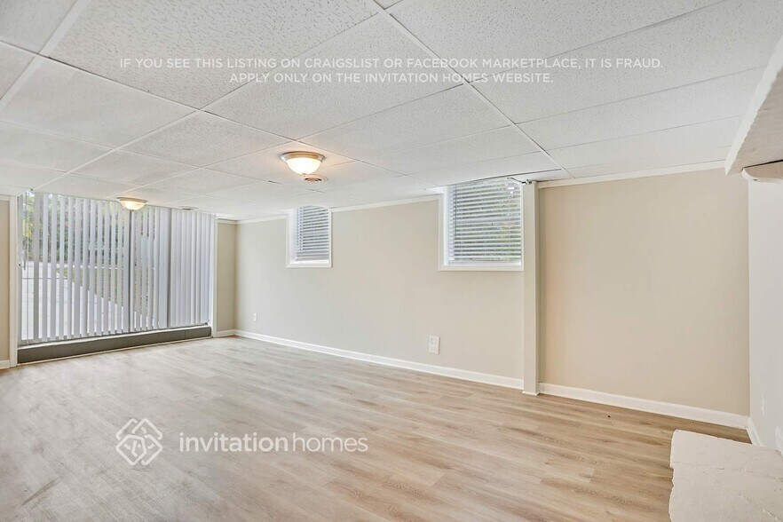 Building Photo - 6106 Shadow Glen Ct SW