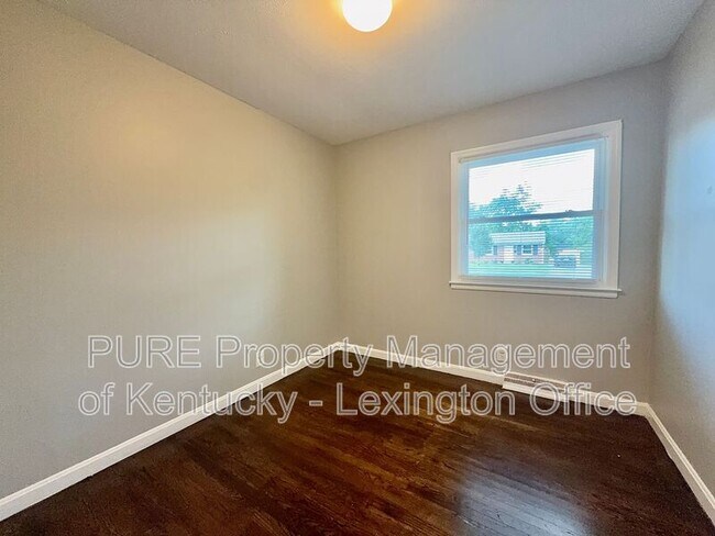 Building Photo - 328 Harvard Dr