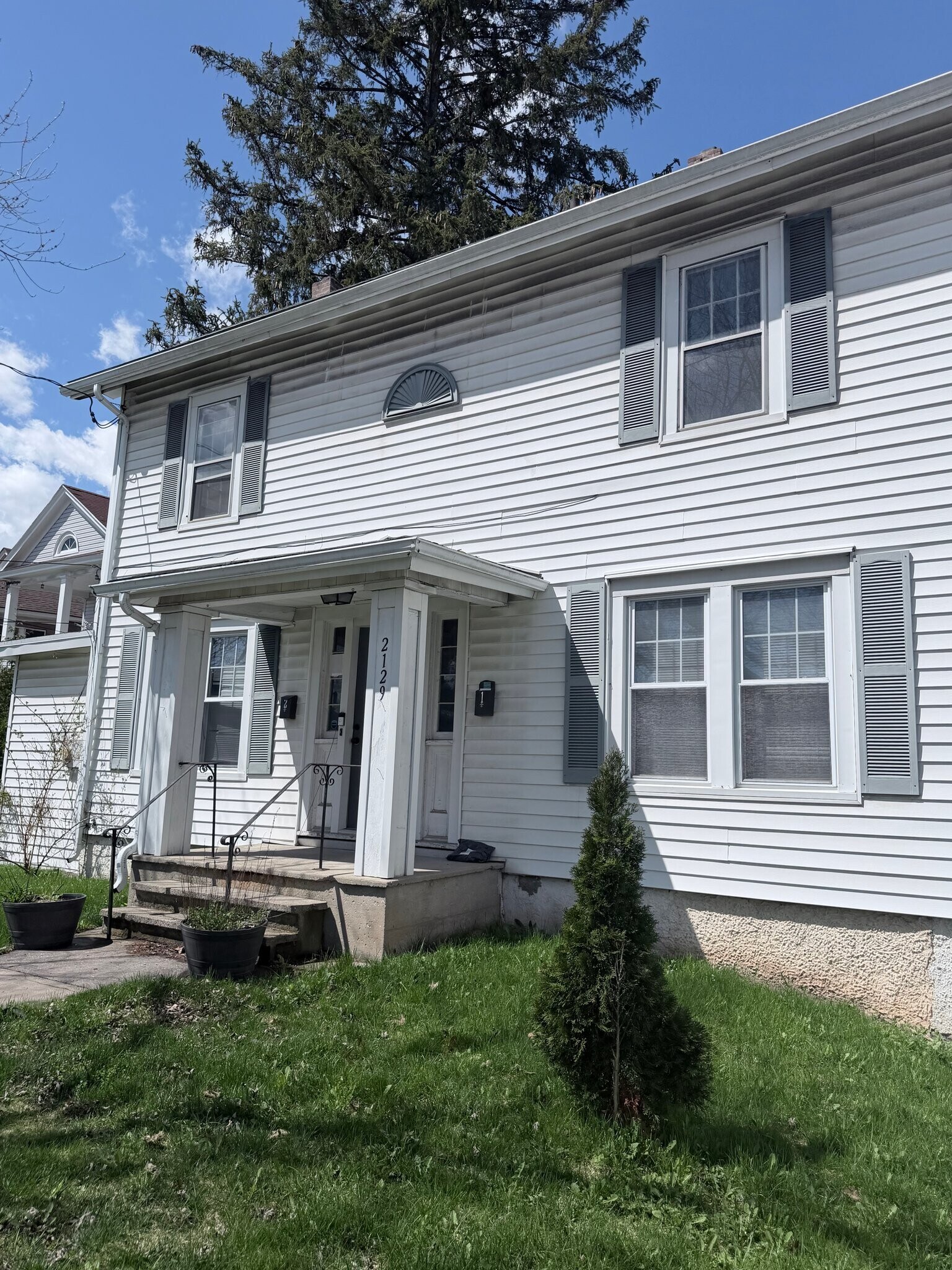 Building Photo - 2129 James St