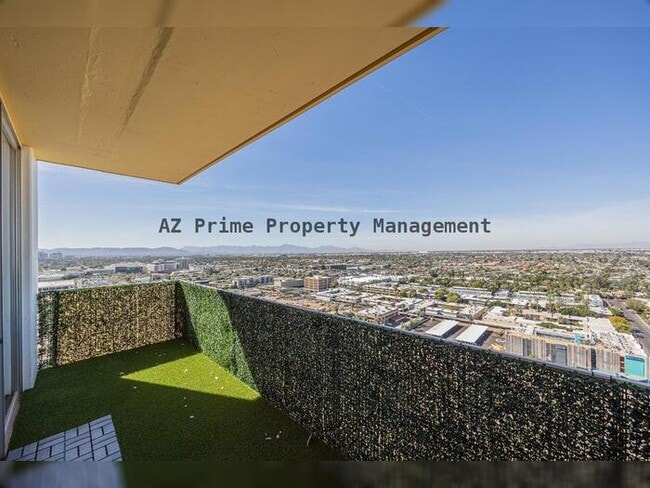 Building Photo - 207 W Clarendon Ave