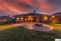 Building Photo - 305 Belo Dr